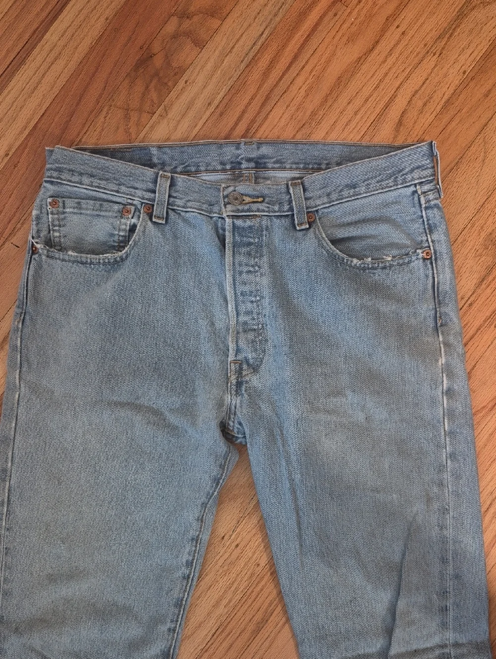 Levis 501 Faded Jeans Mens Sz 33x34 Button Fly Straight Leg Vintage